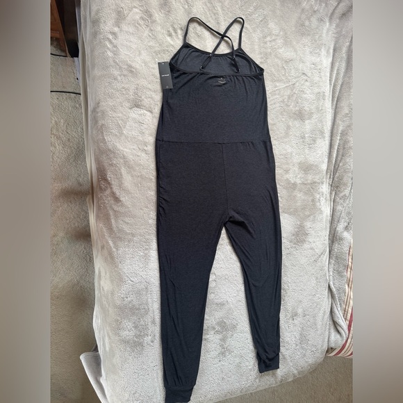 Beyond Yoga Romp Around Jumpsuit Featherweight Darkest Night - Picture 5 of 8